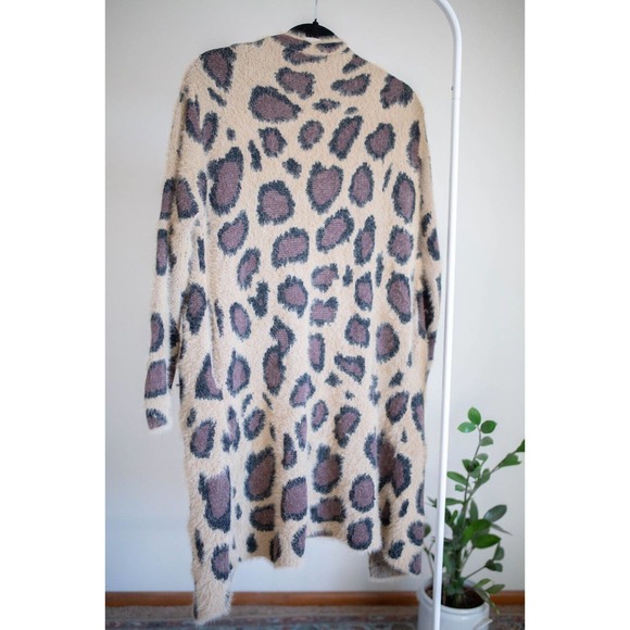 SHE & SKY Cozy Leopard Print Open Front Long Cardigan Sweater Mocha Coat SZ OS - Picture 6 of 7